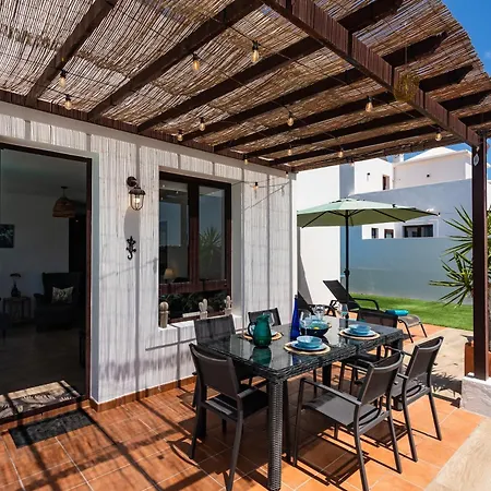Oliral Villa *
